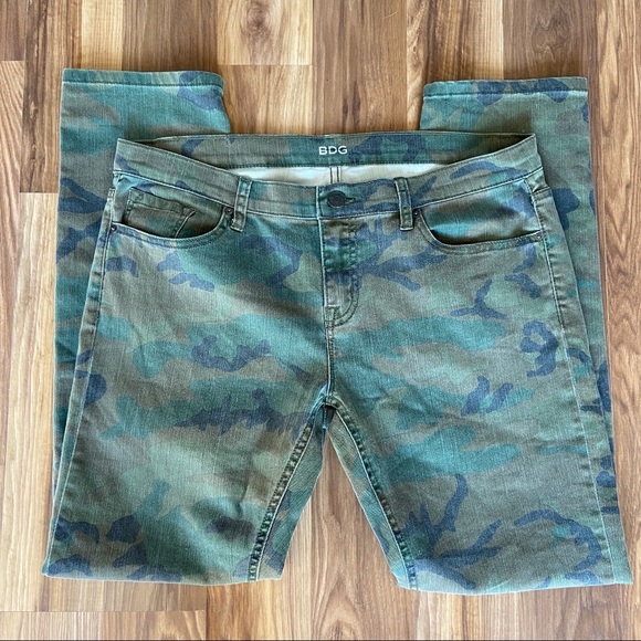 BDG Mid Rise Cigarette Ankle Camo Pants - Picture 1 of 8